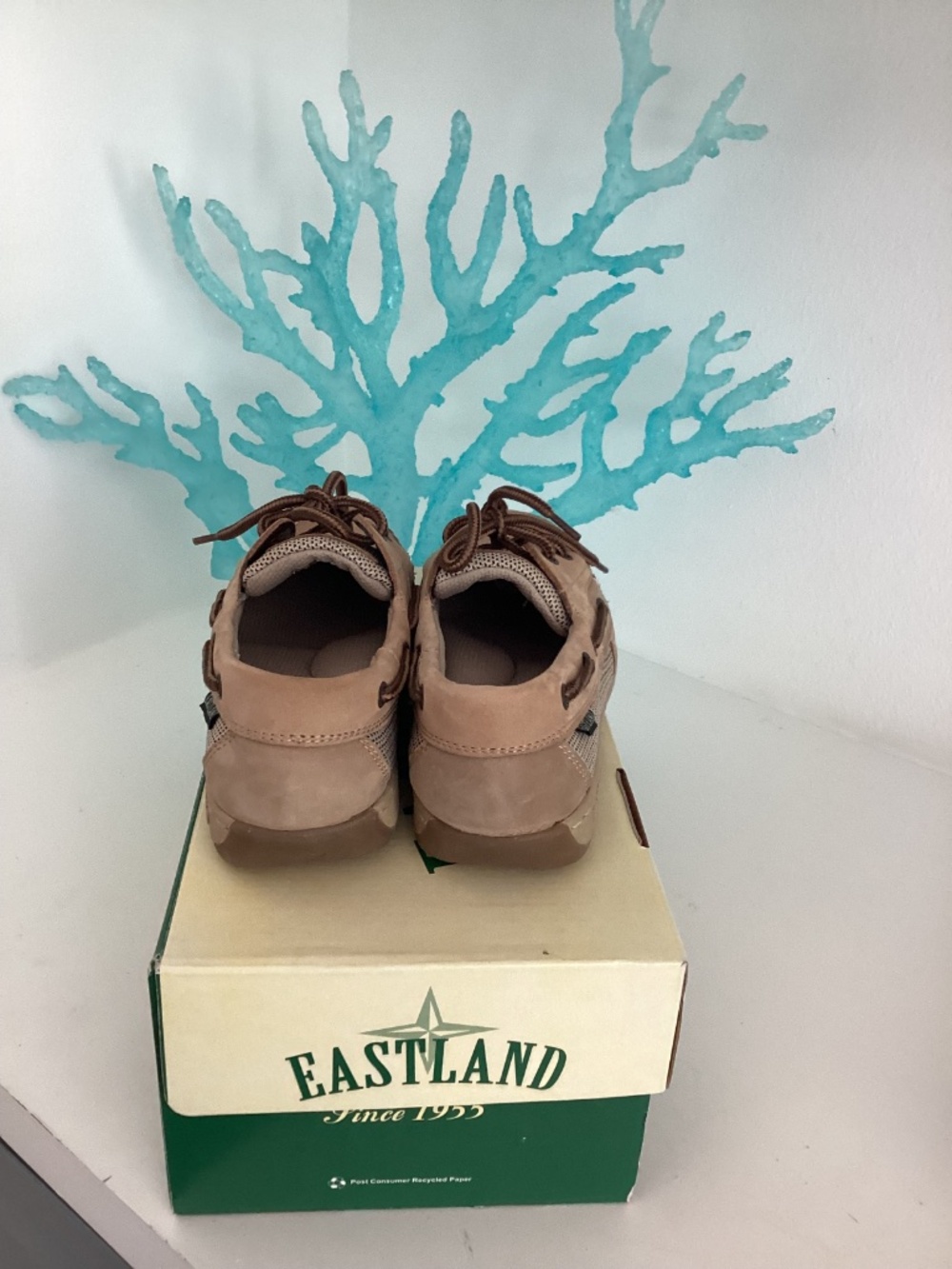 Eastland Women's Leather Sunrise Slip-On Boat Shoes Color: Tan Sz 7 - Picture 7 of 8